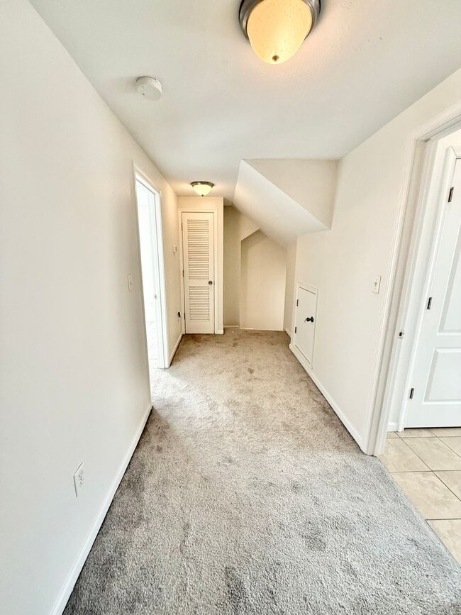 Building Photo - **4bed near MIL base- GRANITE/STAINLESS STEEL Appliances~ Roomates welcome!