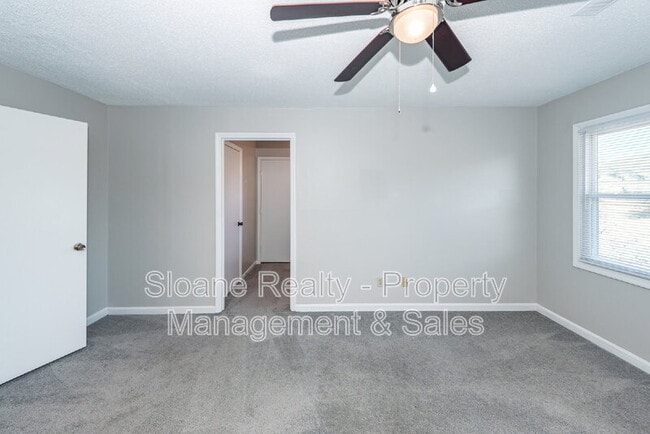 Building Photo - 40 Meander Row