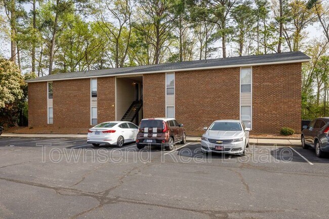 Building Photo - 5846 Century Oaks Dr
