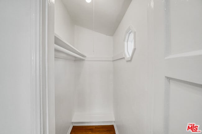 Building Photo - 10226 Regent St