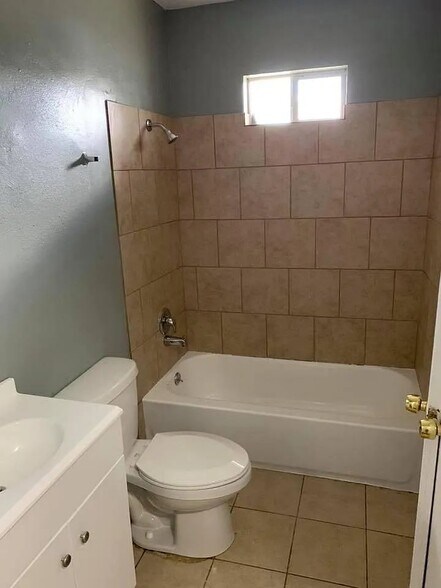 Building Photo - 426 Koehler Ct