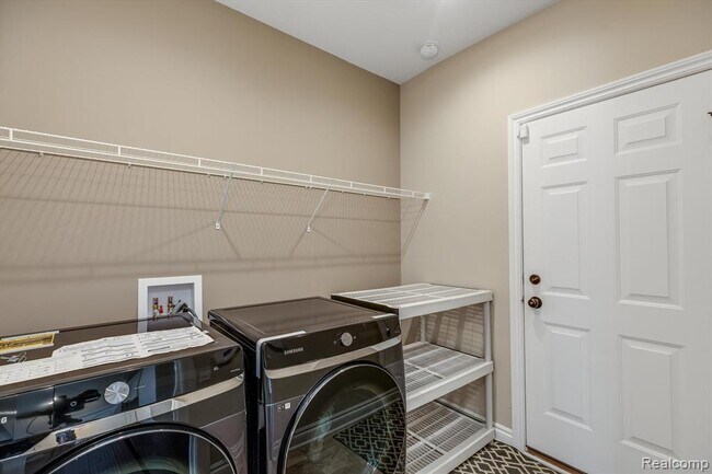 Building Photo - 2774 Polson St