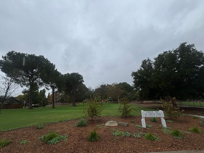 Building Photo - Stunning Single-Story 3-Bedroom Home with 3-Car Garage and Community Pool in Thousand Oaks!