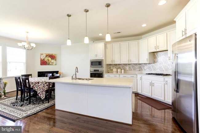 Building Photo - 24690 Capecastle Terrace