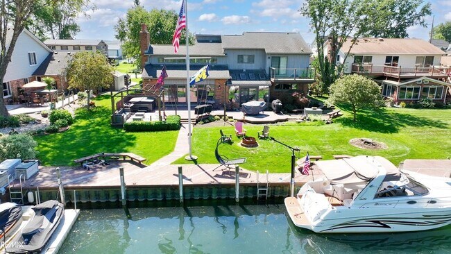 Building Photo - 7354 Flamingo St