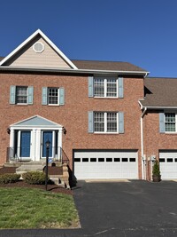 Building Photo - 203 Apple Blossom Ln