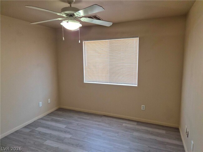 Building Photo - 1080 HALL