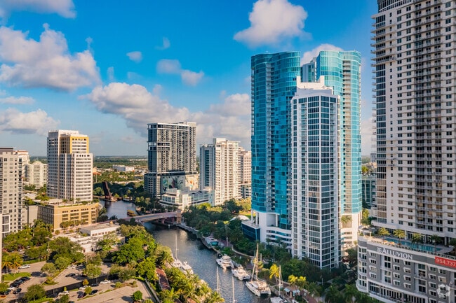 Building Photo - Las Olas River House