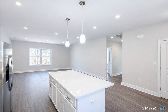 Building Photo - 24 Glen Rd