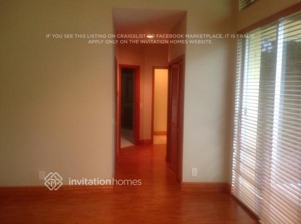 Building Photo - 1319 Camellia Cir
