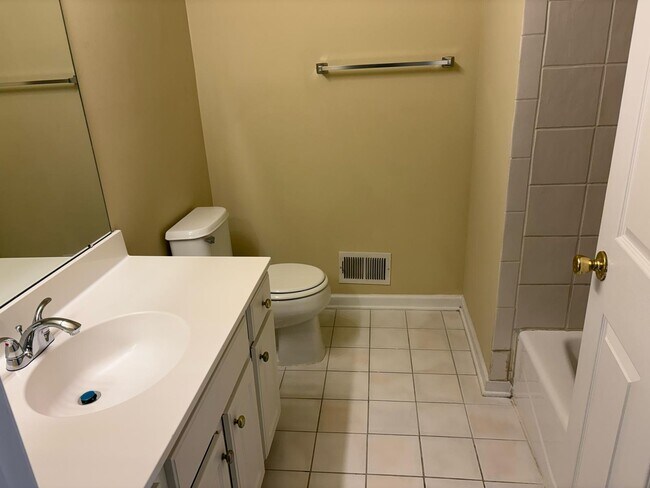 Building Photo - 283 Fountayne Ln