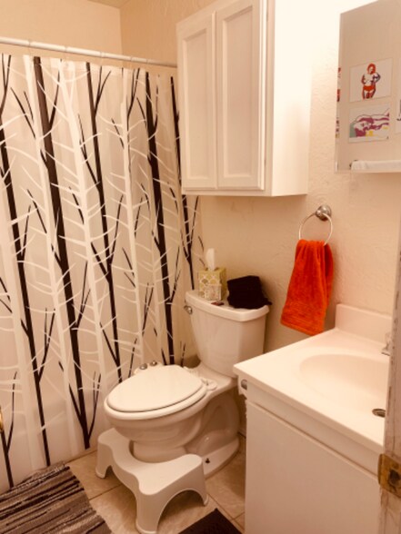 Building Photo - 1701 NW 29th St