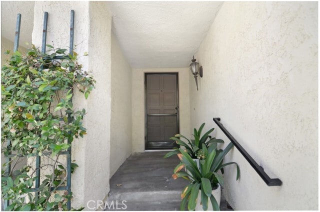 Building Photo - 902 Creekside Dr