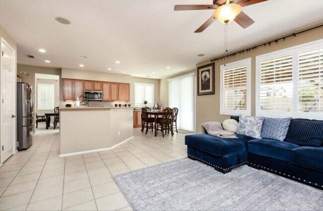 Building Photo - Spacious 5BR House in Palmdale