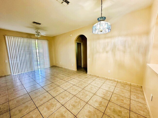 Building Photo - 13560 Turtle Marsh Loop