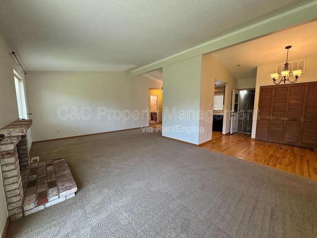 Building Photo - 1663 Calle Ranchero Dr