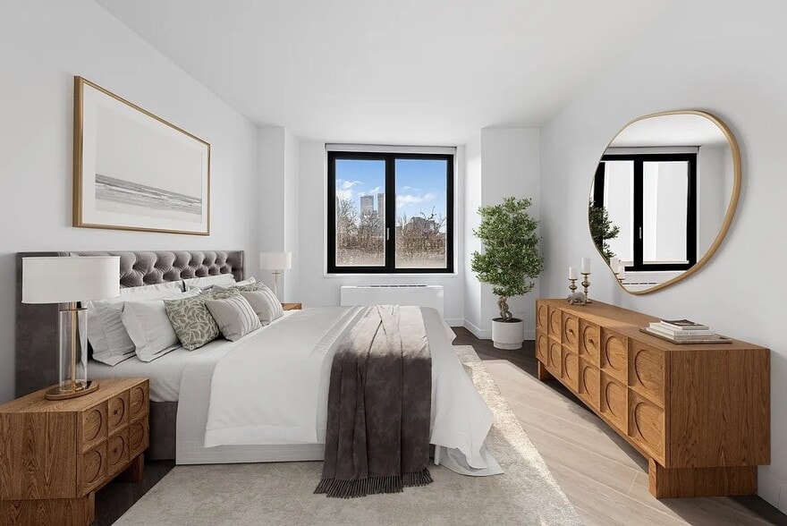 Building Photo - 250 E Houston St