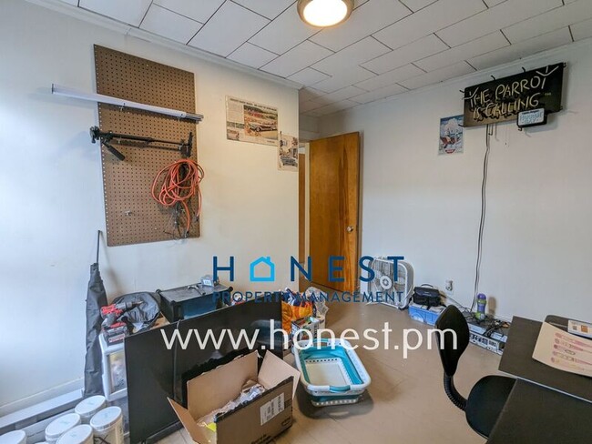 Building Photo - 20 Academy St