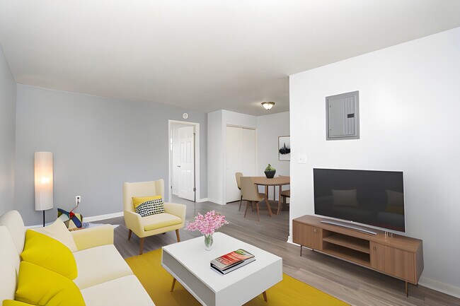 Building Photo - 115 Seminole Ave W