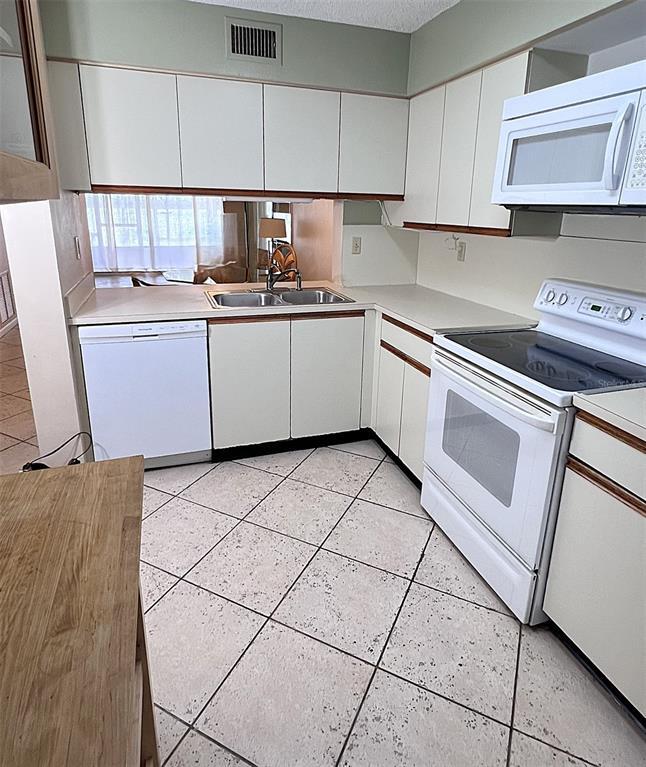 Building Photo - 6291 Bahia Del Mar Cir