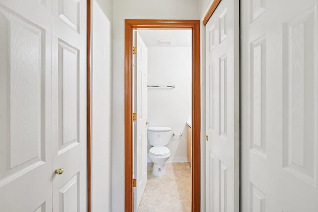 Building Photo - 4 bedroom 2.5 bath