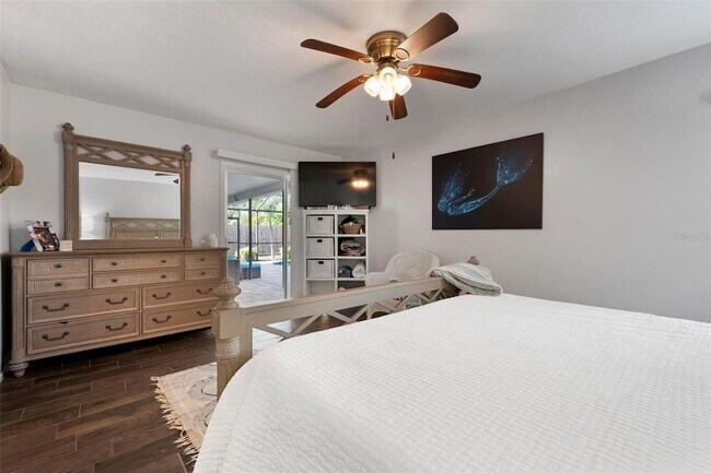 Building Photo - 6552 Waterford Cir