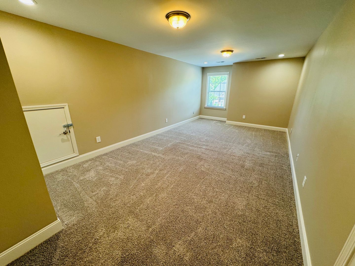 Building Photo - 1015 Callaway Dr