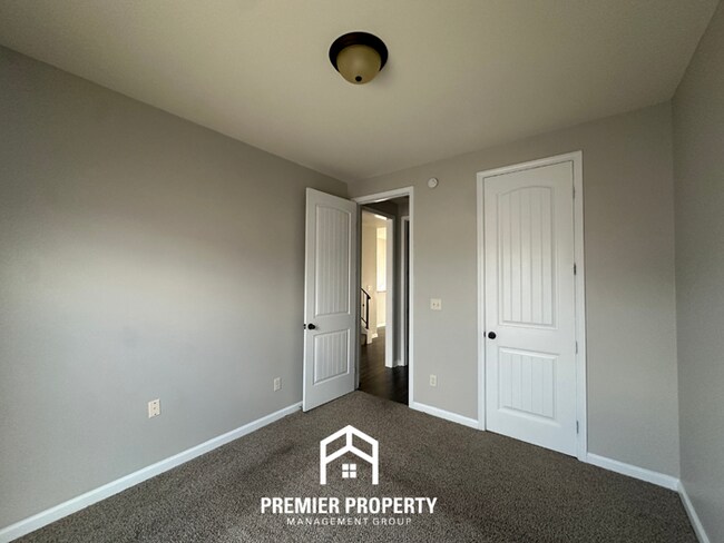 Building Photo - 2274 Southern Woods Dr