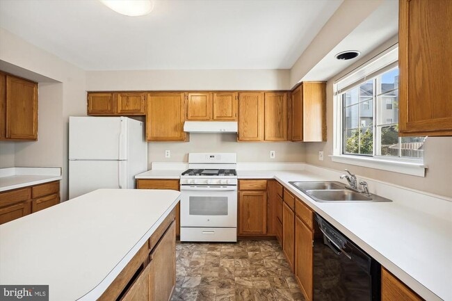 Building Photo - 14705 Flower Hill Dr