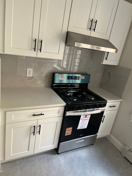 Building Photo - 4048 Hampton St