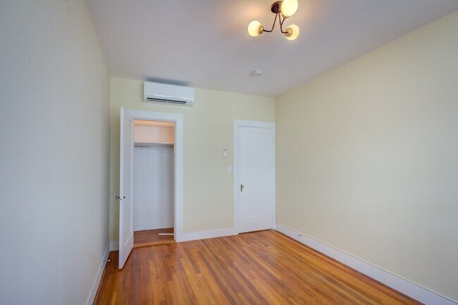 Building Photo - 321 Tappan St