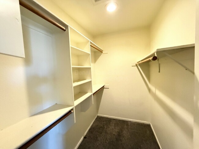 Building Photo - 509 W Ensueno Ct