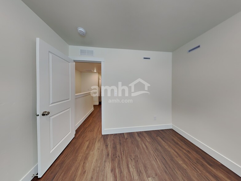 Building Photo - 9496 Clancey St