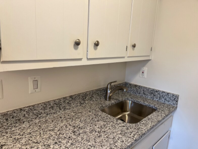 Building Photo - 10500 Rockville Pike