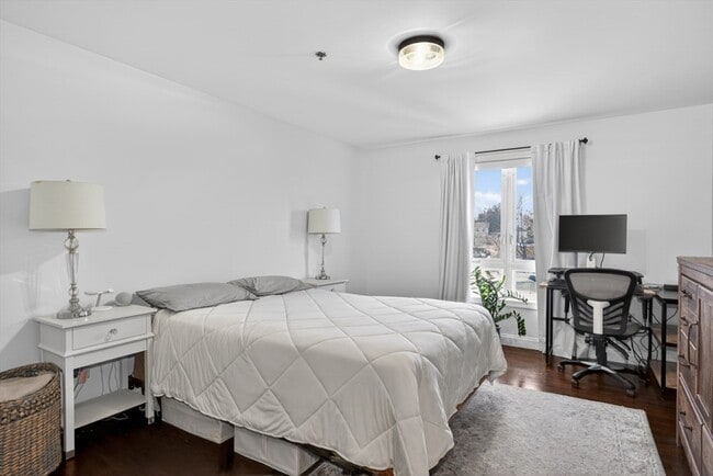 Building Photo - 24 Arsenal St