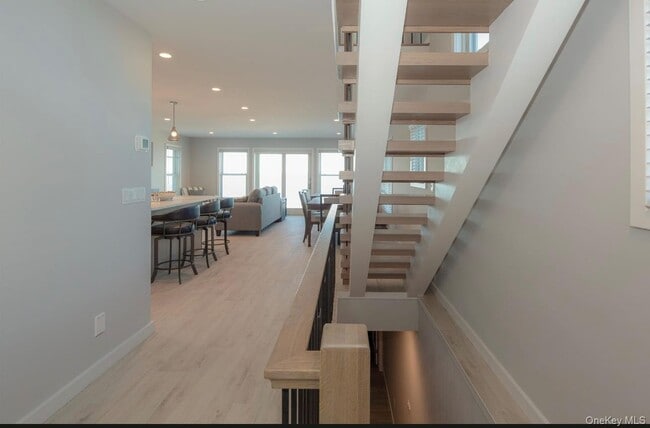 Building Photo - 15A Oakhurst Rd