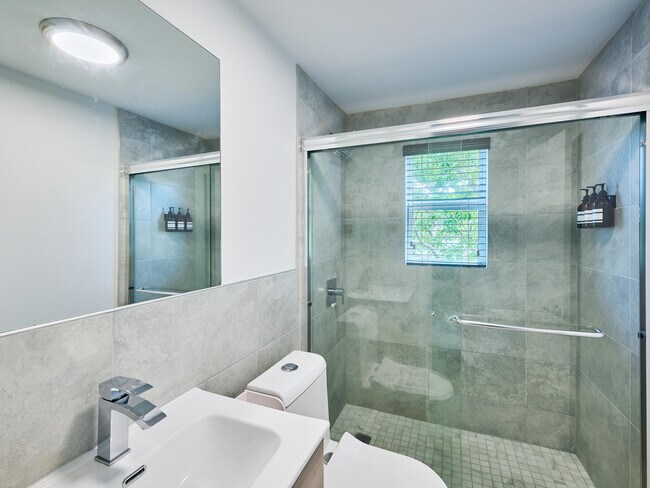 Building Photo - 2020 Washington St