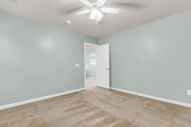 Building Photo - Bright and Spacious Home in Summerville!