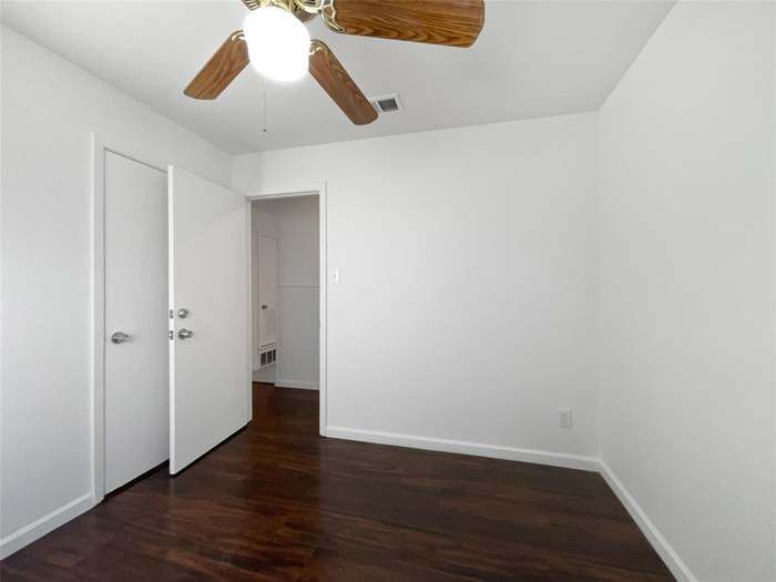 Building Photo - 2422 Kingston St