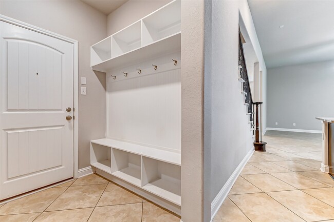 Building Photo - 19015 Blue Valley Ln