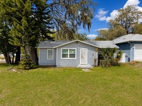 Building Photo - 8702 El Portal Dr