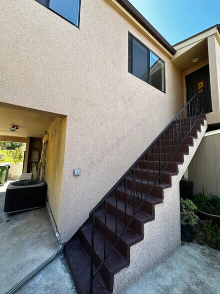 Separate entrance - 8532 Vine Valley Dr