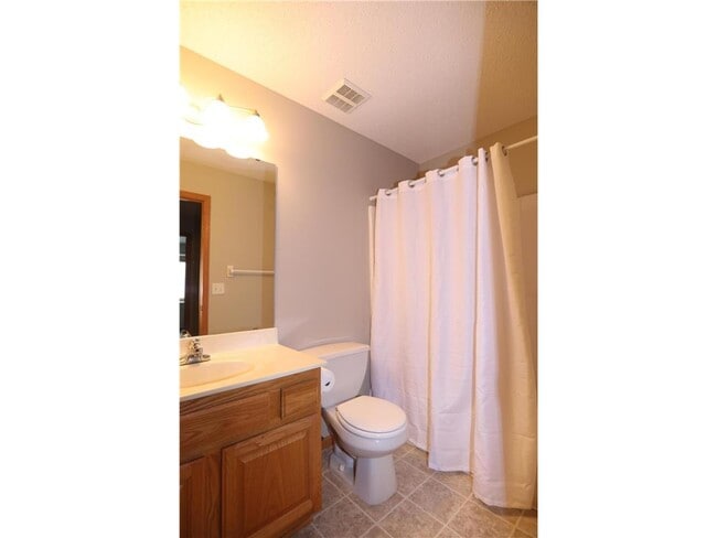 Building Photo - 9476 Talon Ct