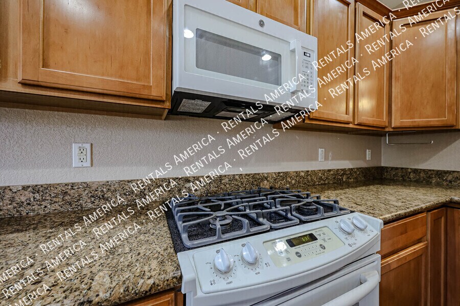 Building Photo - 876 E Riviera Pl