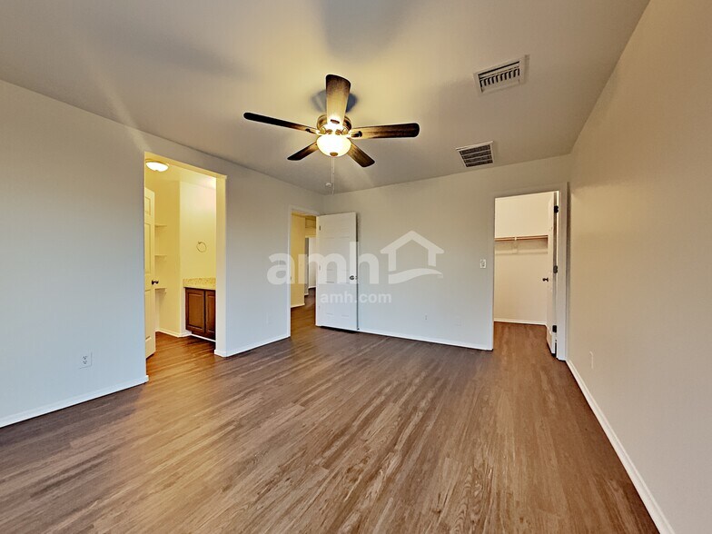 Building Photo - 902 E Autumn Harvest Pl