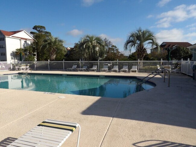 Building Photo - 4622 Greenbriar Dr