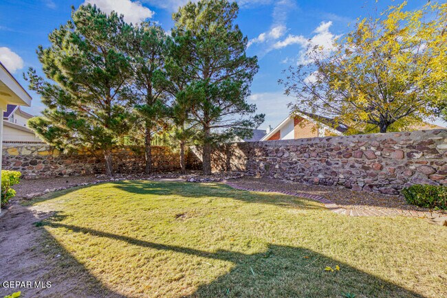 Building Photo - 7225 Golden Hawk Dr