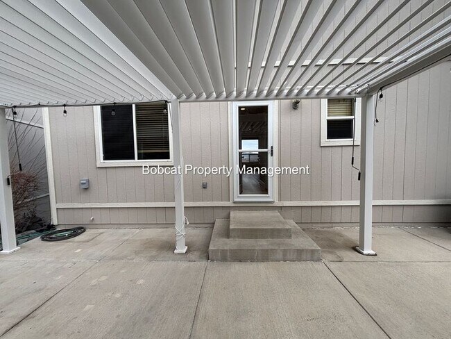 Building Photo - 1320 Thompson St