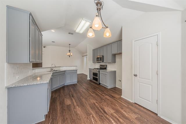 Building Photo - 2612 Redcedar Dr