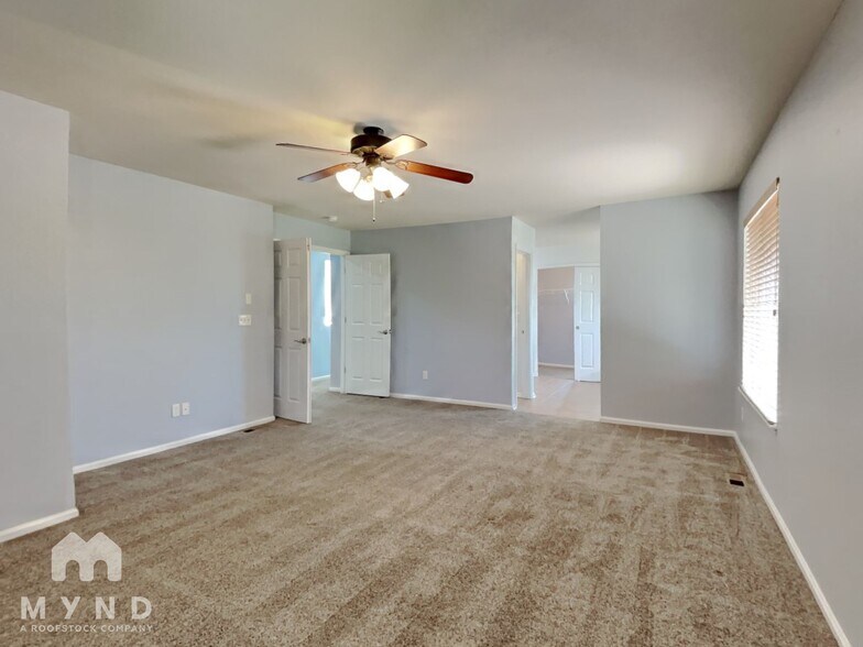 Building Photo - 7704 Autumn Leaf Way